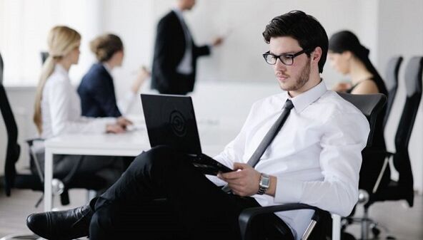 lumbar osteochondrosis کی ایک وجہ کے طور پر بیٹھے کام